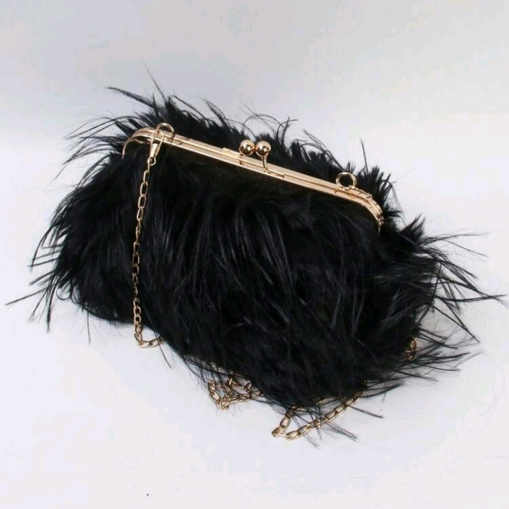 SALE ** BRAND NEW ** Elegant Black Feathered Clutch - Picture 2 of 3
